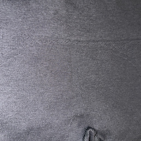 Lululemon leggins size 8 - Picture 3 of 4